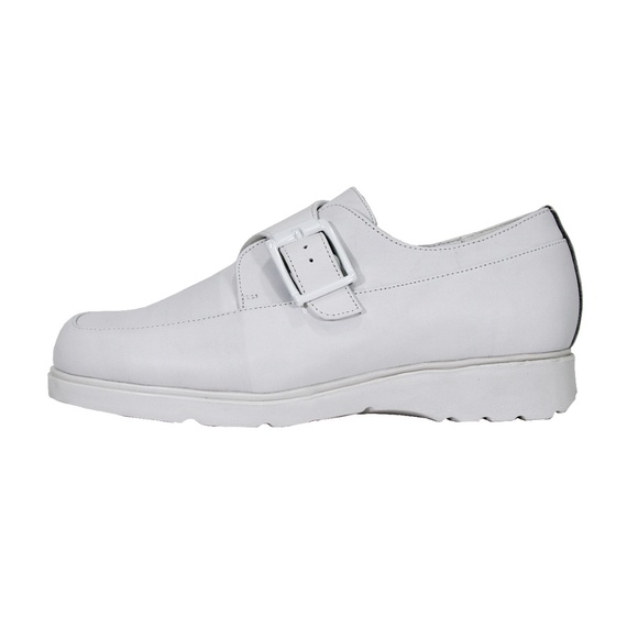 ? 24 Hour Comfort Tom Men\'s Wide Width Adjustable Buckle Leather Shoes?